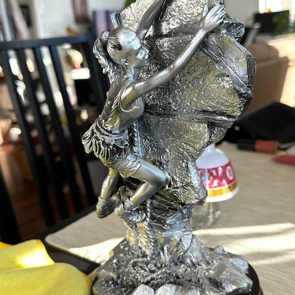 The Female Rock Climber - Picture 6 of 8